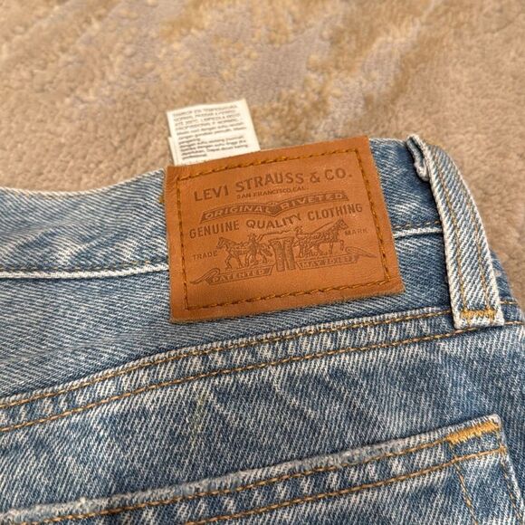 Levi’s Premium Wedgie Straight jeans size 29 distressed with button fly EUC - Picture 4 of 10